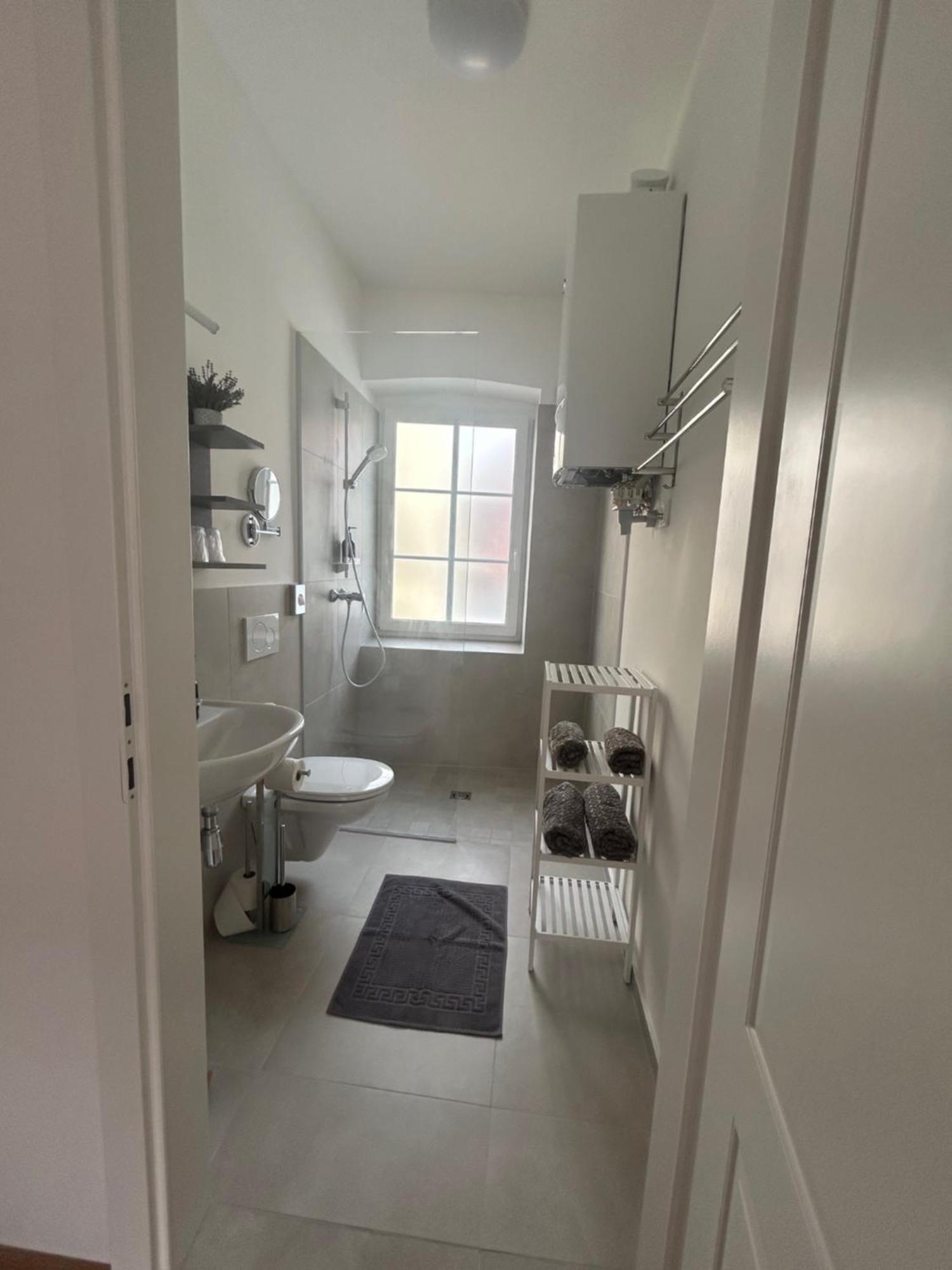 Apartment Citylake G23 Mit Kostenlosem Parkgaragen-stellplatz !!