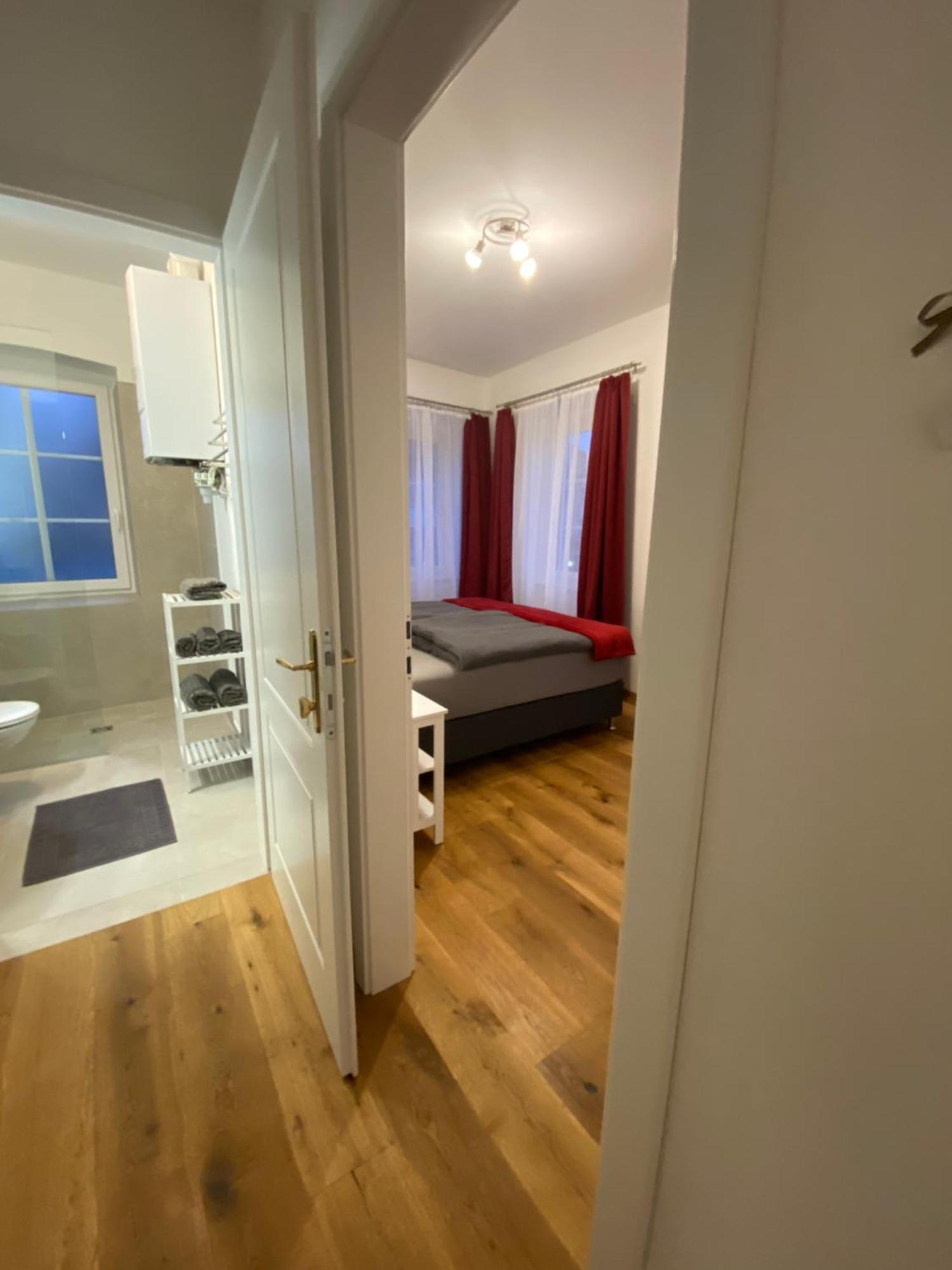Citylake G23 Mit Kostenlosem Parkgaragen-stellplatz !! Apartment Gmunden